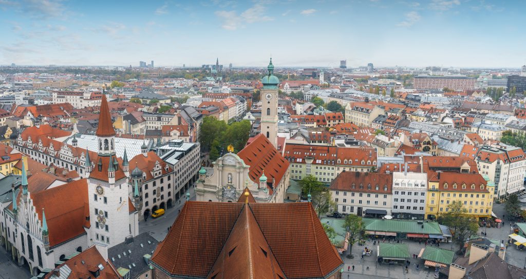 Panoramablick über München Altstadt für Berry Escort Oktoberfest